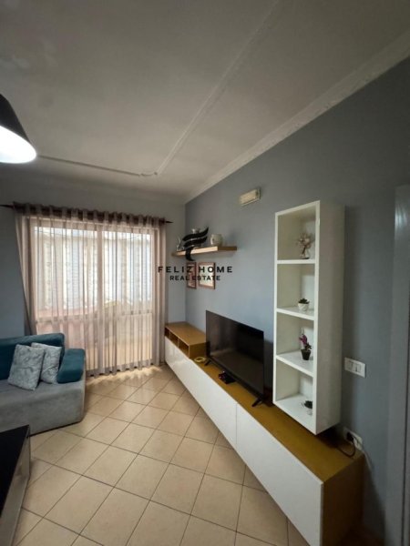 Tirane, jepet me qera apartament 2+1+Ballkon Kati 3, 85 m² 500 € (LAPRAKE)