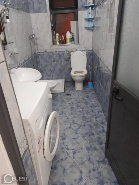 Tirane, jepet me qera apartament 2+1 Kati 1, 80 m² 420 € 