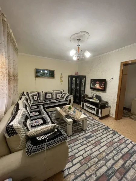 Tirane, jepet me qera apartament 2+1+Aneks Kati 2, 90 m² 430 € (Shkolla e Bashkuar)