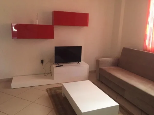 Tirane, jepet me qera apartament 1+1+Aneks+Ballkon Kati 1, 75 m² 300 € (Rruga Dalip Topi)