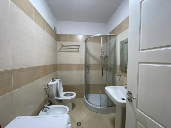 Tirane, shitet apartament 1+1+Ballkon Kati 3, 62 m² 140.000 € (Brryli, Prane Maternitetit Te Ri)