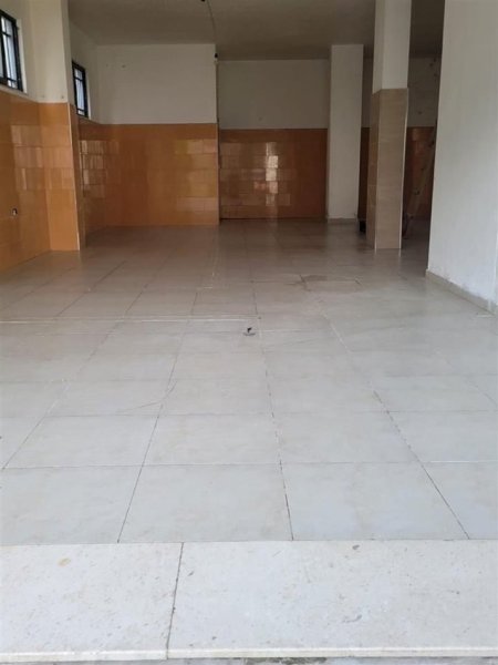 Tirane, jepet me qera magazine Kati 0, 110 m² 400 € (AUTOSTRADA TR-DR)