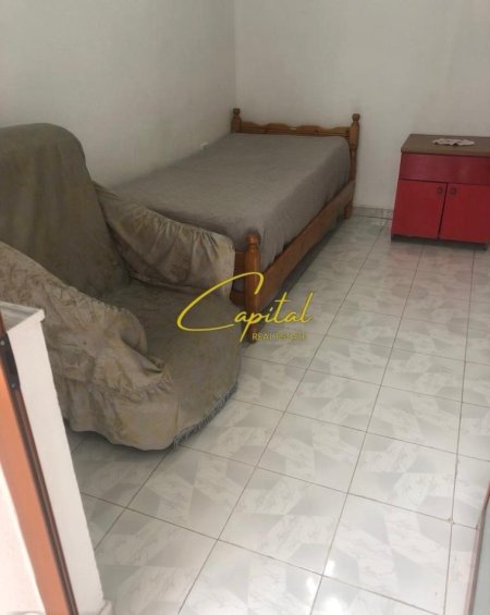 Tirane, jepet me qera apartament 1+1 Kati 3, 80 m² 300 € (SHKOLLA E BASHKUAR)