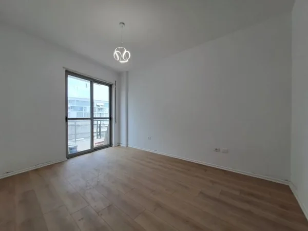 Tirane, shitet apartament 2+1 Kati 5, 90 m² 225.000 € (KOMUNA E PARISIT)