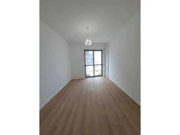 Tirane, shitet apartament 2+1 Kati 5, 90 m² 225.000 € (KOMUNA E PARISIT)