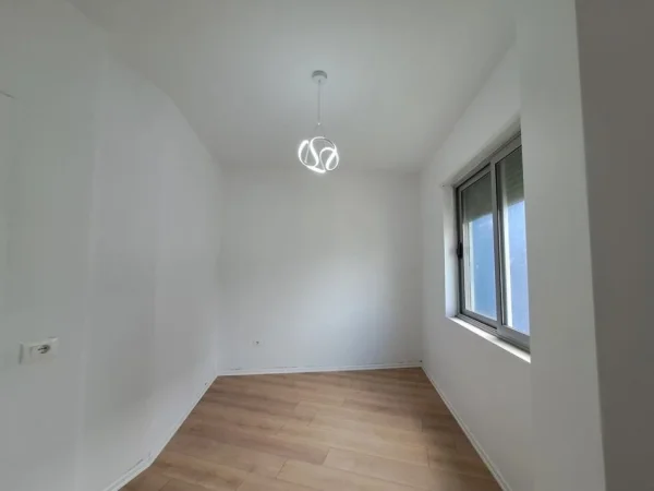 Tirane, shitet apartament 2+1 Kati 5, 90 m² 225.000 € (KOMUNA E PARISIT)
