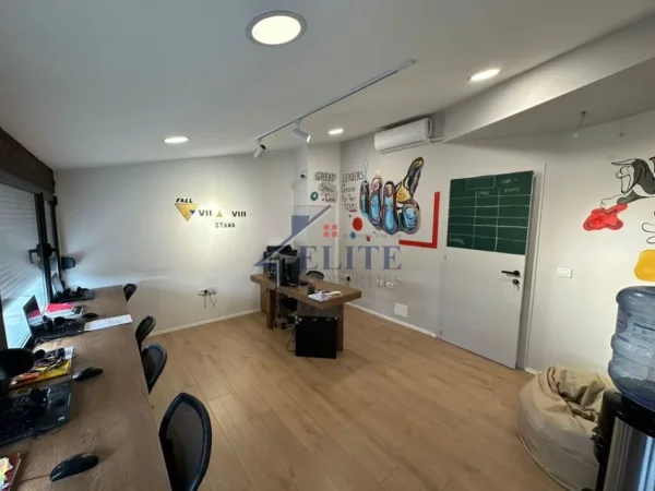 Shqiperi, jepet me qera ambjent biznesi Kati 7, 40 m² 600 € (Ali Demi)