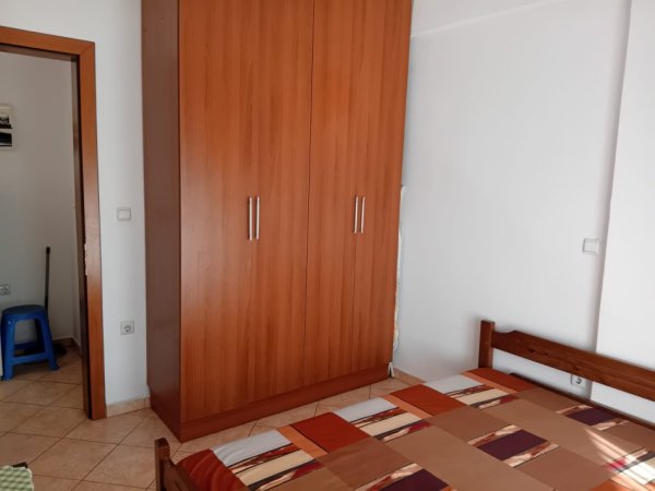 Tirane, jepet me qera apartament 1+1 Kati 2, 350 € 