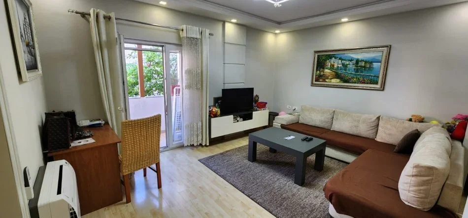 Tirane, shitet apartament 2+1 Kati 2, 86 m² 139.000 € (rruga e dibres)