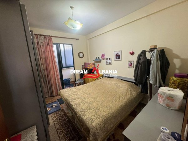 Tirane, shitet apartament 1+1+Ballkon Kati 2, 63 m² 90.000 € (Ne rrugen Kadillari, prane rrethrrotullimit te Shkozes)
