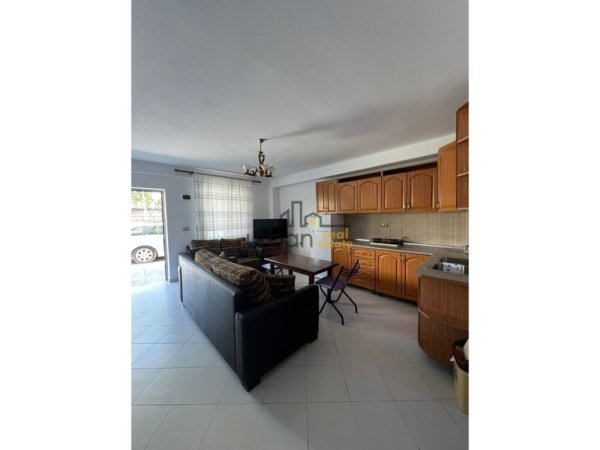 Tirane, jepet me qera apartament 1+1 Kati 1, 50 m² 350 € (Rruga Jordan Misja)