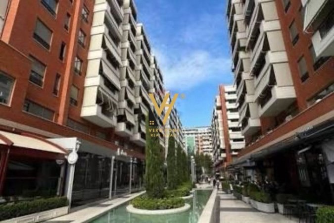 Tirane, jepet me qera apartament 2+1+Ballkon Kati 3, 110 m² 850 € (KOMPLEKSI DELIJORGJI)