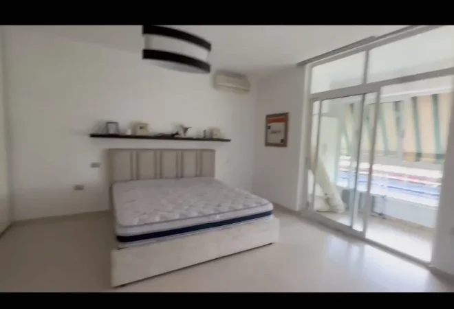 Durres, jepet me qera 2+1 Kati 7, 800 € (Komuna e Parisit)