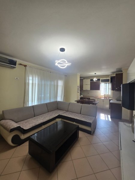 Tirane, jepet me qera apartament 1+1 Kati 4, 65 m² 450 € (kodra e diellit)