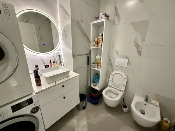 Tirane, jepet me qera apartament 2+1+Ballkon Kati 2, 78 m² 450 € (Kompleksi Mangalem, Ali Dem)