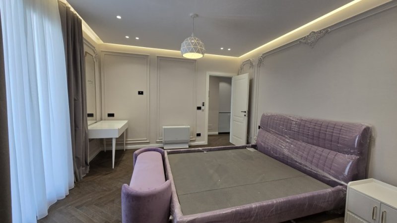 Tirane, jepet me qera Vile 2 Katshe , 306 m² 3.600 € (TEG)