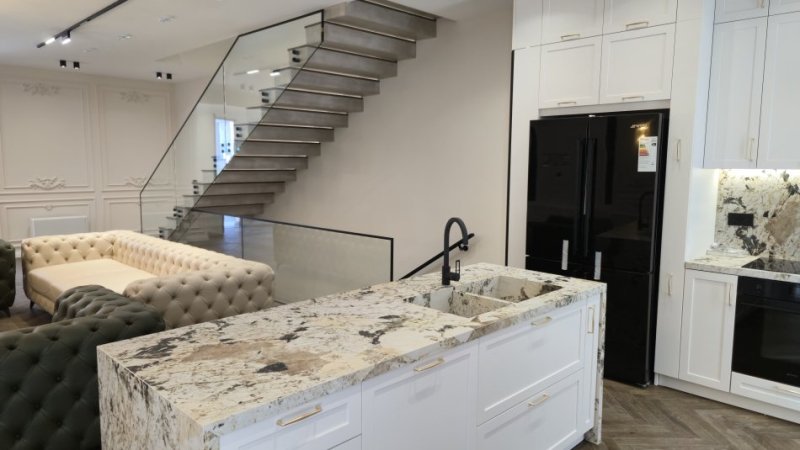 Tirane, jepet me qera Vile 2 Katshe , 306 m² 3.600 € (TEG)