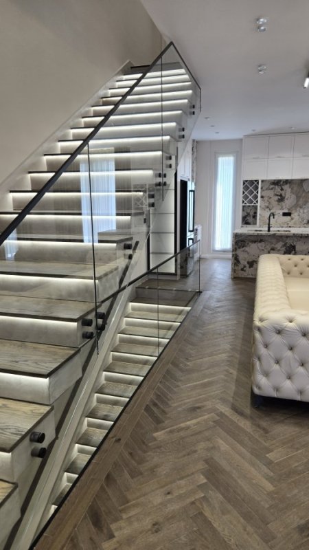 Tirane, jepet me qera Vile 2 Katshe , 306 m² 3.600 € (TEG)