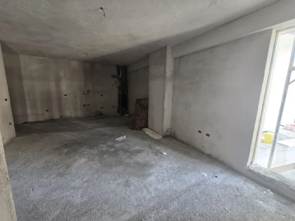 Tirane, shitet apartament 2+1 Kati 3, 91 m² 137.500 € (Fusha e Aviacionit)