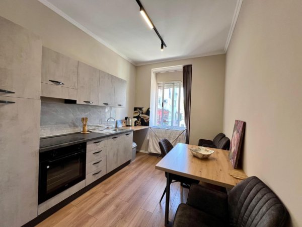 Tirane, jepet me qera apartament 1+1+Aneks Kati 2, 68 m² 700 € (Shallvaret - Tirane)