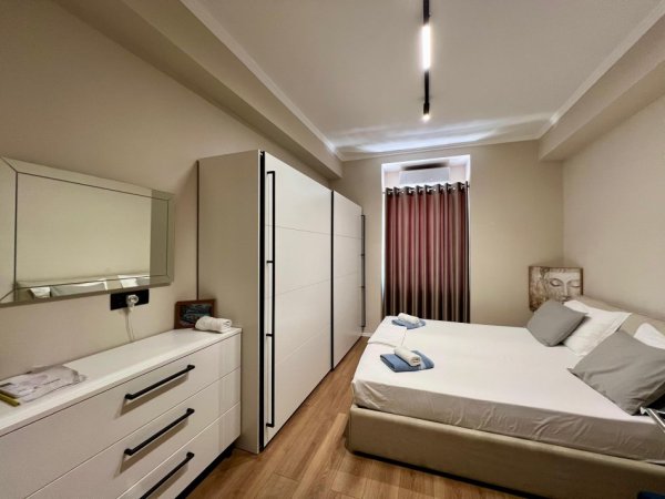 Tirane, jepet me qera apartament 1+1+Aneks Kati 2, 68 m² 700 € (Shallvaret - Tirane)