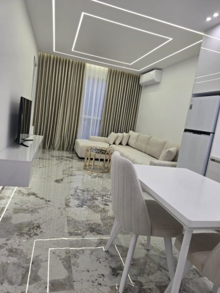 Tirane, jepet me qera apartament 1+1+Ballkon Kati 5, 70 m² 500 € (PASKUQAN)