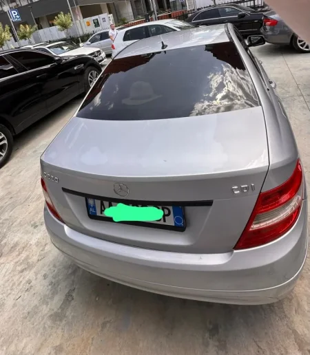 Tirane, shes makine Benz C Class W204 Nafte, gri metalizato automatik 180.000 km 5.500 €