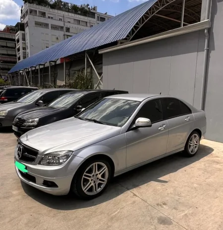 Tirane, shes makine Benz C Class W204 Nafte, gri metalizato automatik 180.000 km 5.500 €
