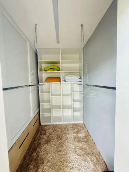 Tirane, jepet me qera apartament 2+1+Aneks+Ballkon Kati 4, 100 m² 1.300 € (LIQENI I THATE RADISSONI)