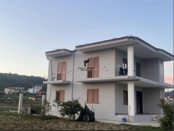 Tirane, shitet Vile 2 Katshe Kati 2, 260 m² 260.000 € (VORE)