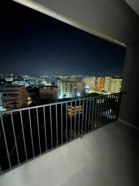 Tirane, jepet me qera apartament 1+1 Kati 9, 400 € 