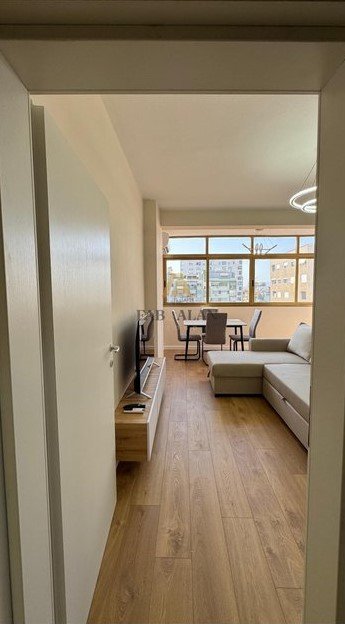 Tirane, jepet me qera apartament 2+1 Kati 5, 650 € (21 DHJETORI)