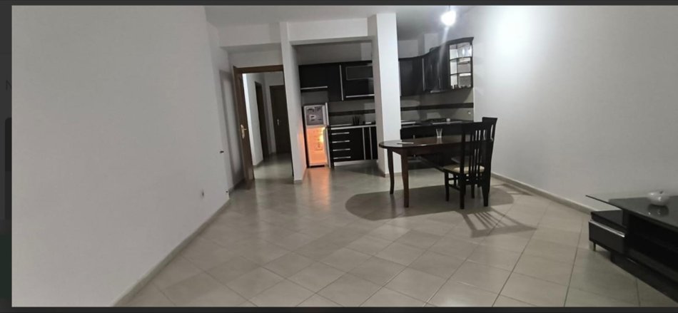Tirane, jepet me qera apartament 2+1 Kati 1, 800 € 