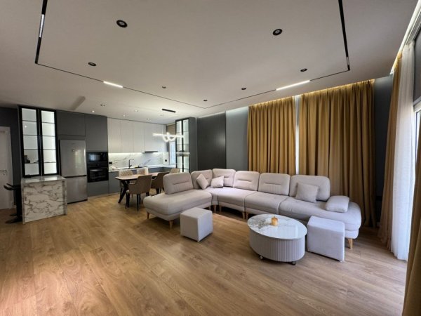 Tirane, shitet apartament 2+1+Ballkon Kati 2, 116 m² 226.000 € (FARKE)