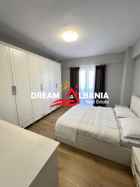 Tirane, shitet apartament 2+1+Ballkon Kati 10, 106 m² 180.000 €