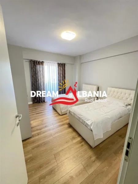 Tirane, shitet apartament 2+1+Ballkon Kati 10, 106 m² 180.000 €