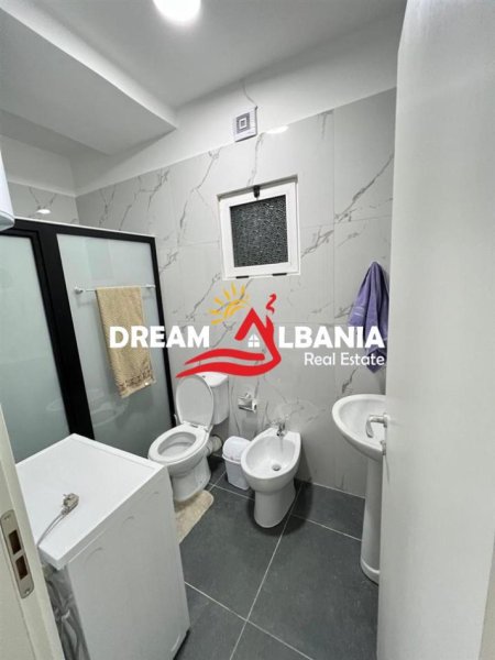 Tirane, shitet apartament 2+1+Ballkon Kati 10, 106 m² 180.000 €
