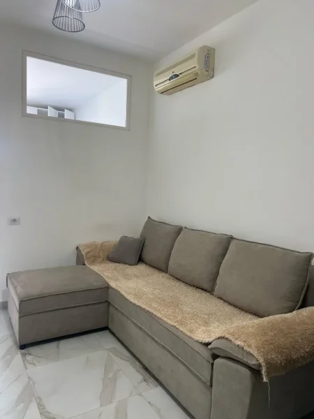 Tirane, jepet me qera apartament 1+1+Ballkon Kati 8, 55 m² 400 € (Rruga Teodor Keko)
