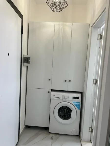 Tirane, jepet me qera apartament 1+1+Ballkon Kati 8, 55 m² 400 € (Rruga Teodor Keko)
