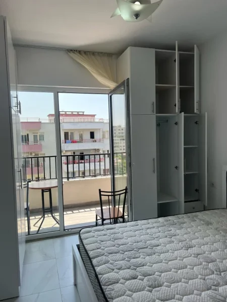 Tirane, jepet me qera apartament 1+1+Ballkon Kati 8, 55 m² 400 € (Rruga Teodor Keko)