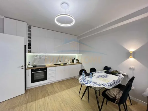 Tirane, shitet apartament 1+1 Kati 6, 74 m² 125.000 € (rrotondo astirit)  UNA54261