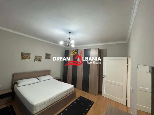 Tirane, jepet me qera apartament 3+1+Ballkon Kati 1, 140 m² 800 € (Tek Inxhinieria e Ndertimit - ID 4241037)