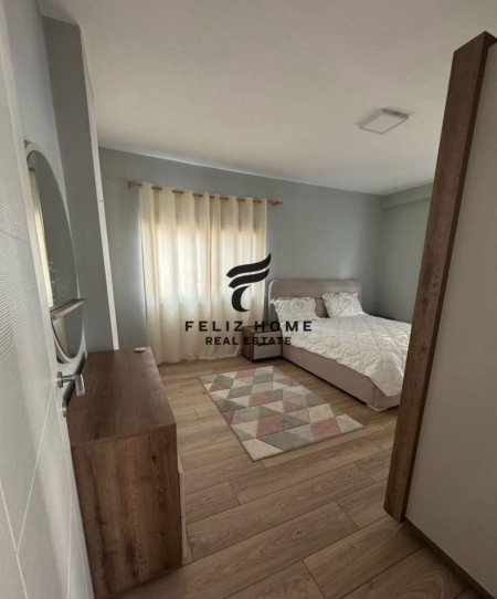 Tirane, jepet me qera apartament 2+1 Kati 4, 120 m² 400 € (FRESK)