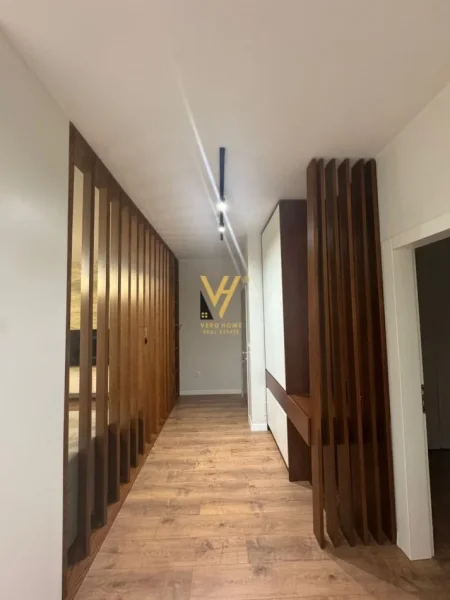 Tirane, jepet me qera apartament 2+1+Ballkon Kati 2, 110 m² 800 € (RRUGA FRANG BARDHI)
