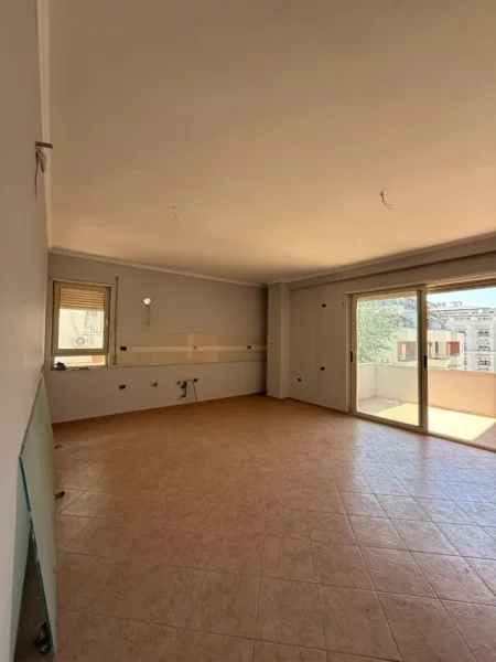 Tirane, shitet apartament 2+1+Ballkon Kati 3, 99 m² 225.000 € (Hotel Radisson , Liqeni i Thate)