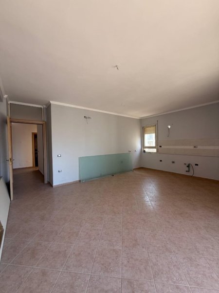 Tirane, shitet apartament 2+1+Ballkon Kati 3, 99 m² 225.000 € (Hotel Radisson , Liqeni i Thate)