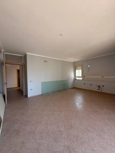 Tirane, shitet apartament 2+1+Ballkon Kati 3, 99 m² 225.000 € (Hotel Radisson , Liqeni i Thate)