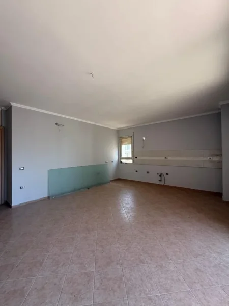 Tirane, shitet apartament 2+1+Ballkon Kati 3, 99 m² 225.000 € (Hotel Radisson , Liqeni i Thate)