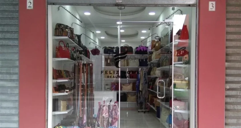 Tirane, shitet dyqan Kati 0, 70 m² 266.000 € (SIRI KODRA)