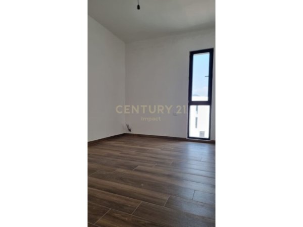 Tirane, shitet apartament 3+1 Kati 11, 123 m² 221.400 € 